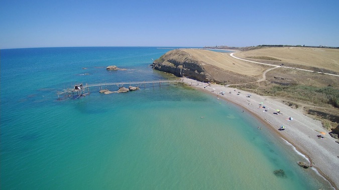 foto di un tratto di costa abruzzese