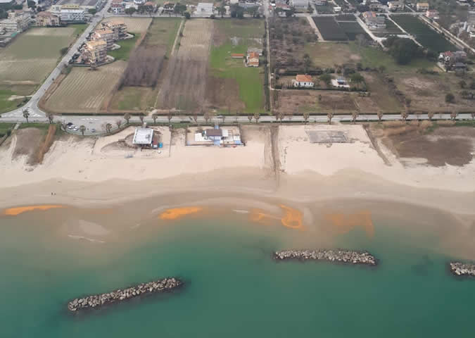 foto colore acqua martinsicuro